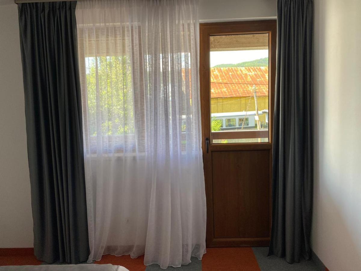 Appartement Casa Cerbului à Vişeu de Sus Extérieur photo